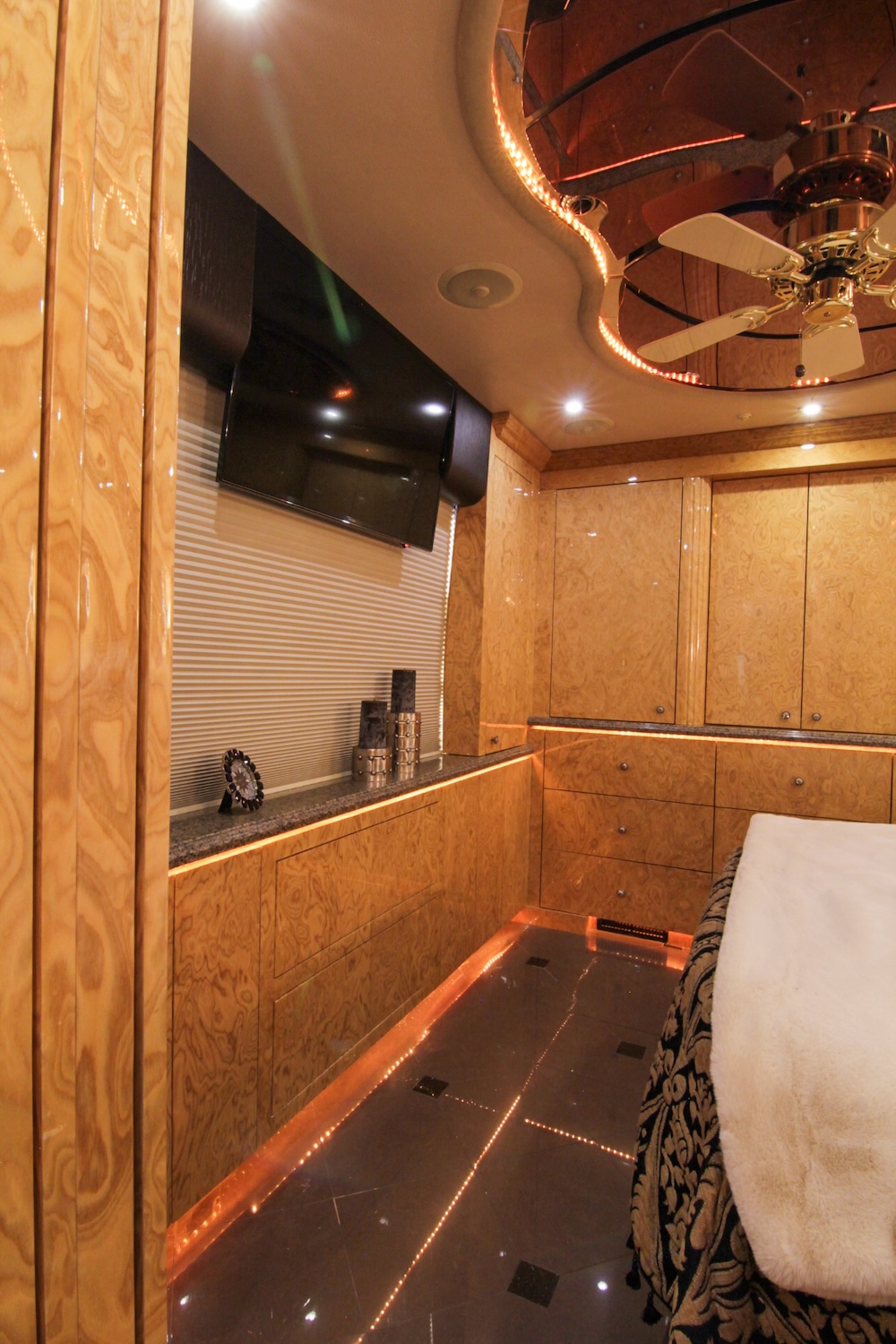 2008 Prevost Millennium  H3-45 For Sale