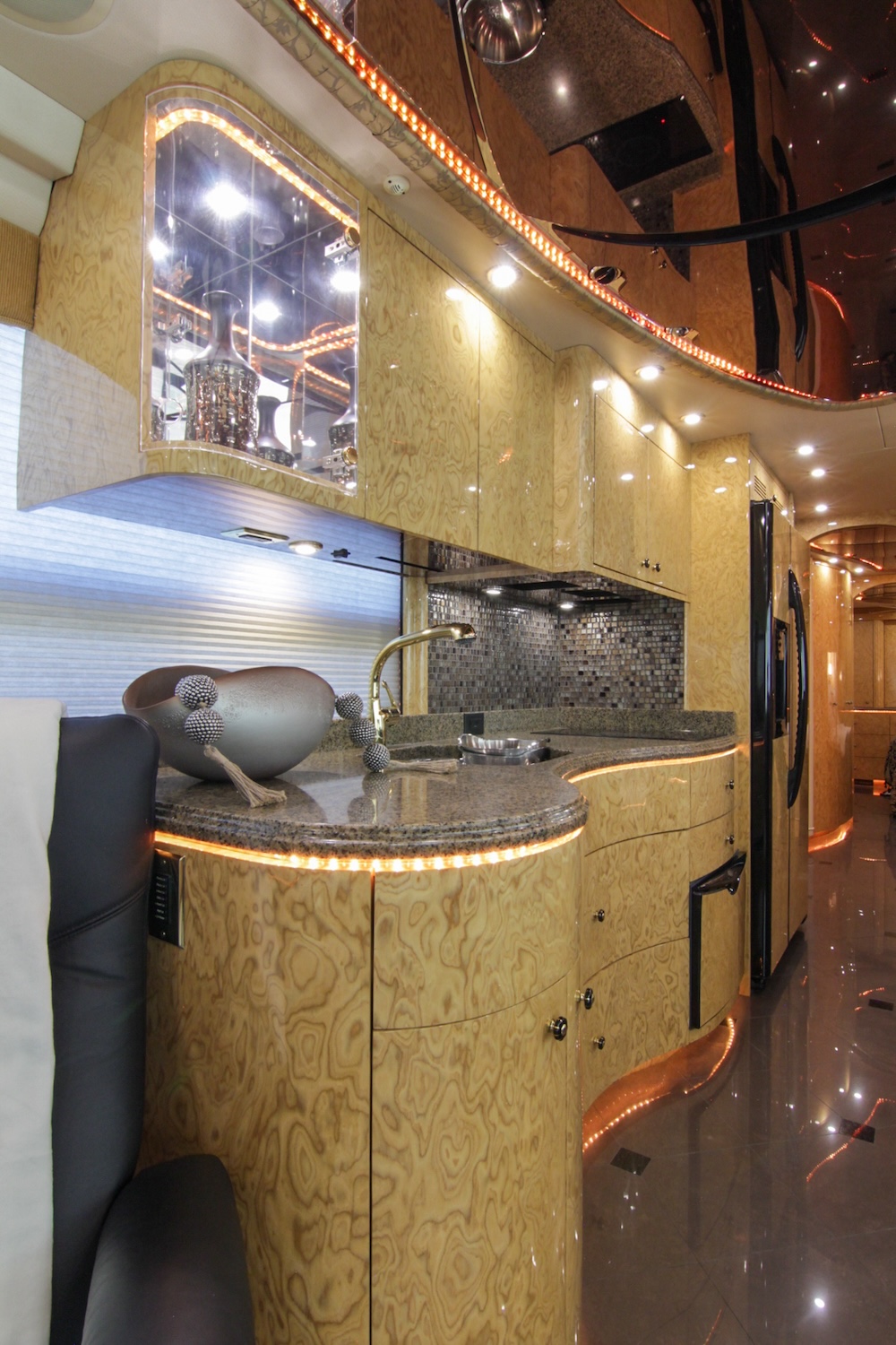 2008 Prevost Millennium  H3-45 For Sale