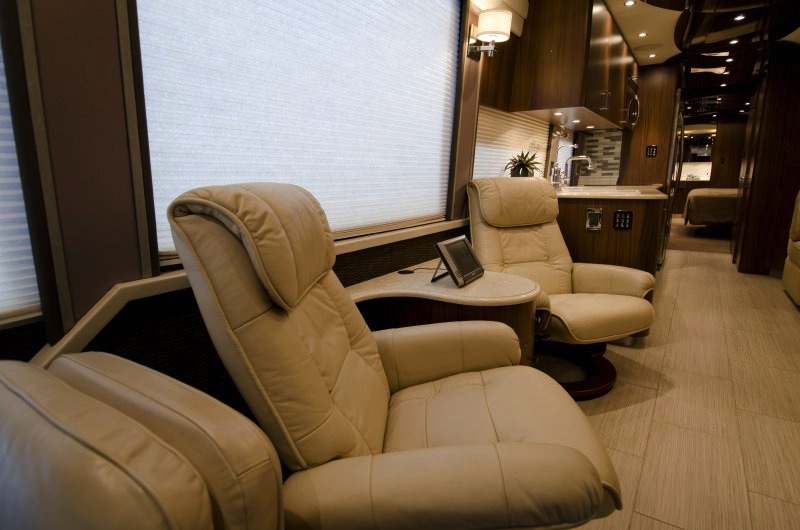 2009 Prevost Amadas H3-45