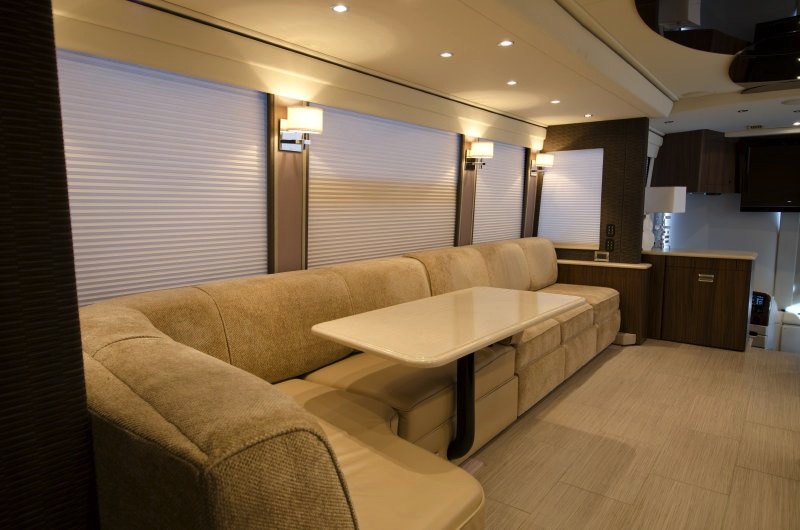 2009 Prevost Amadas H3-45