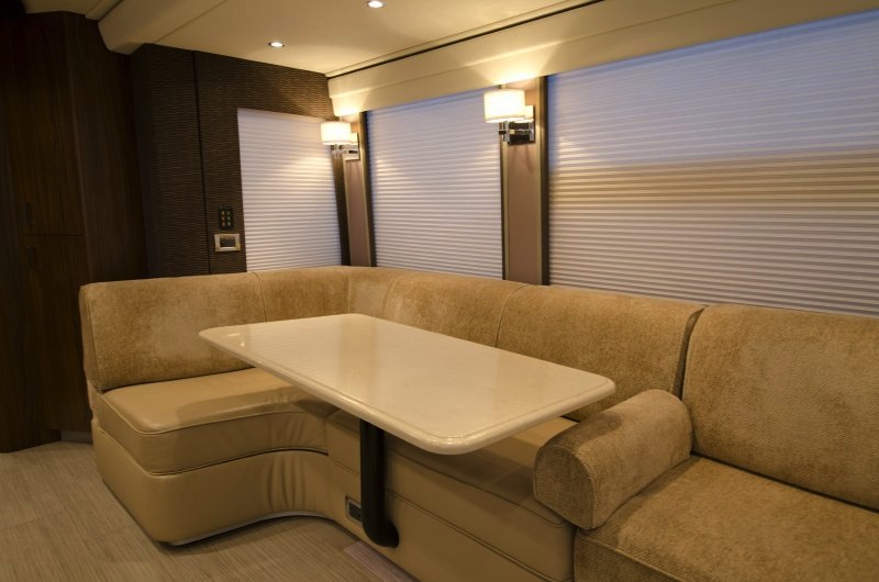 2009 Prevost Amadas H3-45