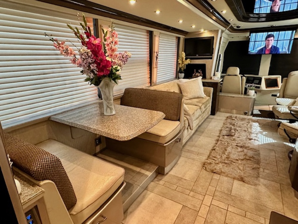 2009 Prevost Country Coach XLII For Sale