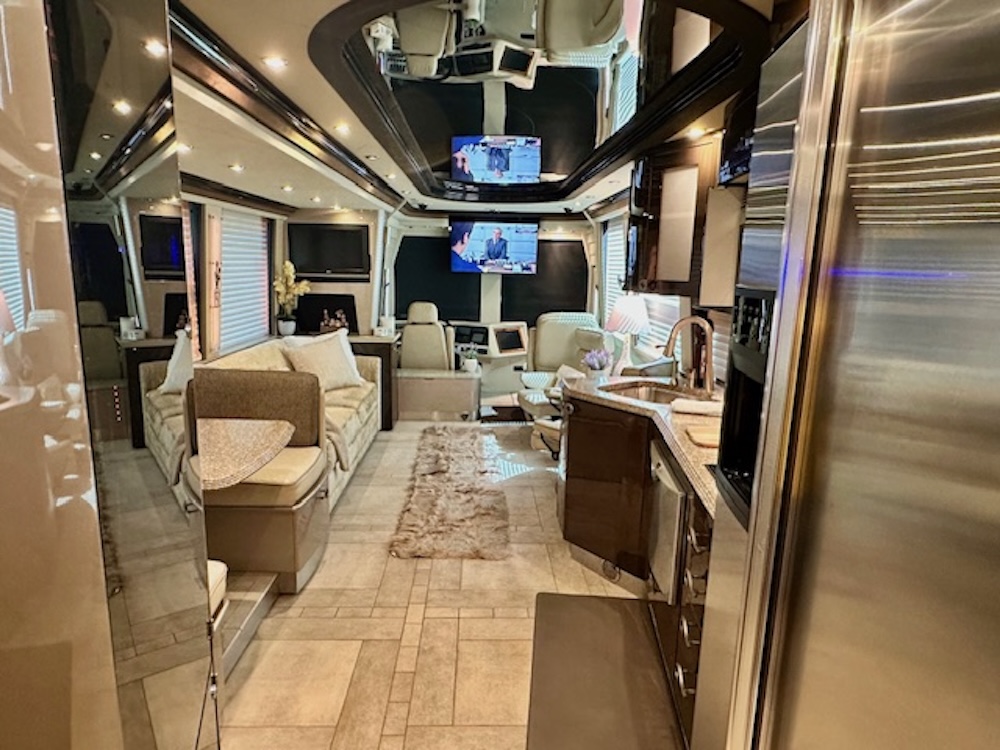 2009 Prevost Country Coach XLII For Sale