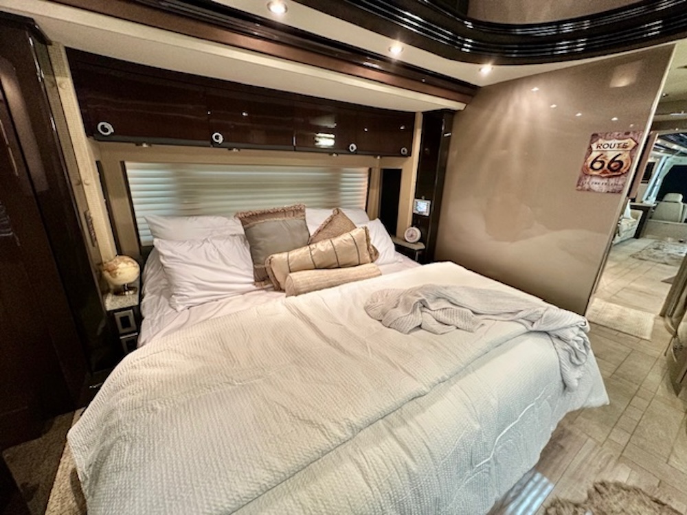 2009 Prevost Country Coach XLII For Sale
