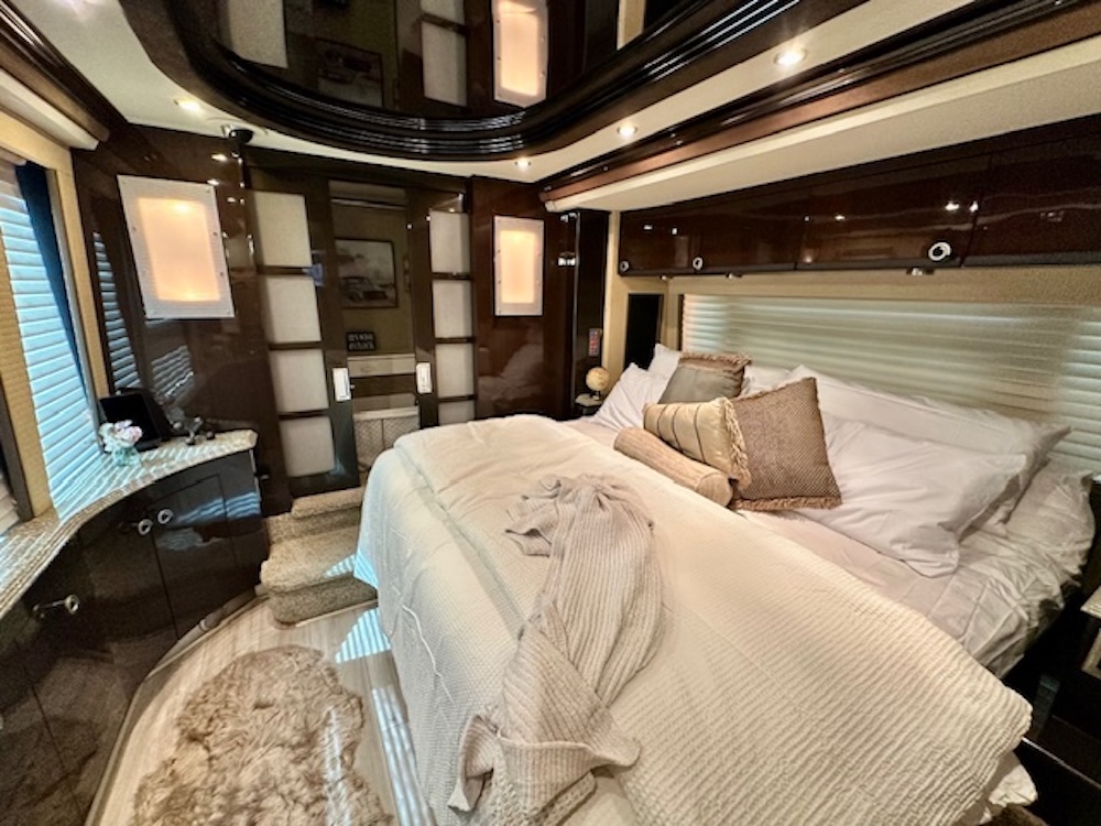 2009 Prevost Country Coach XLII For Sale
