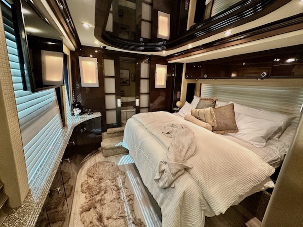 2009 Prevost Country Coach XLII For Sale
