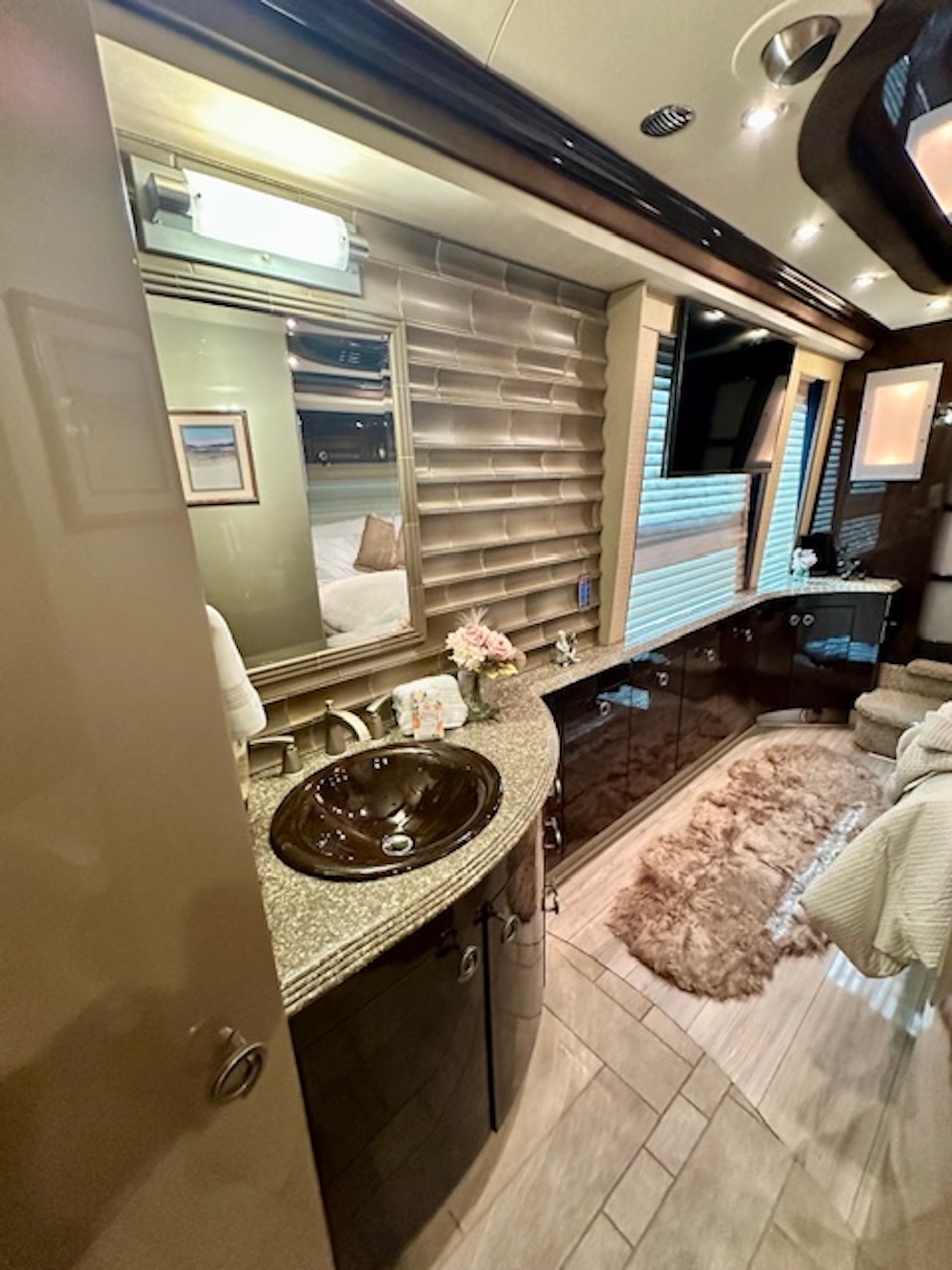 2009 Prevost Country Coach XLII For Sale