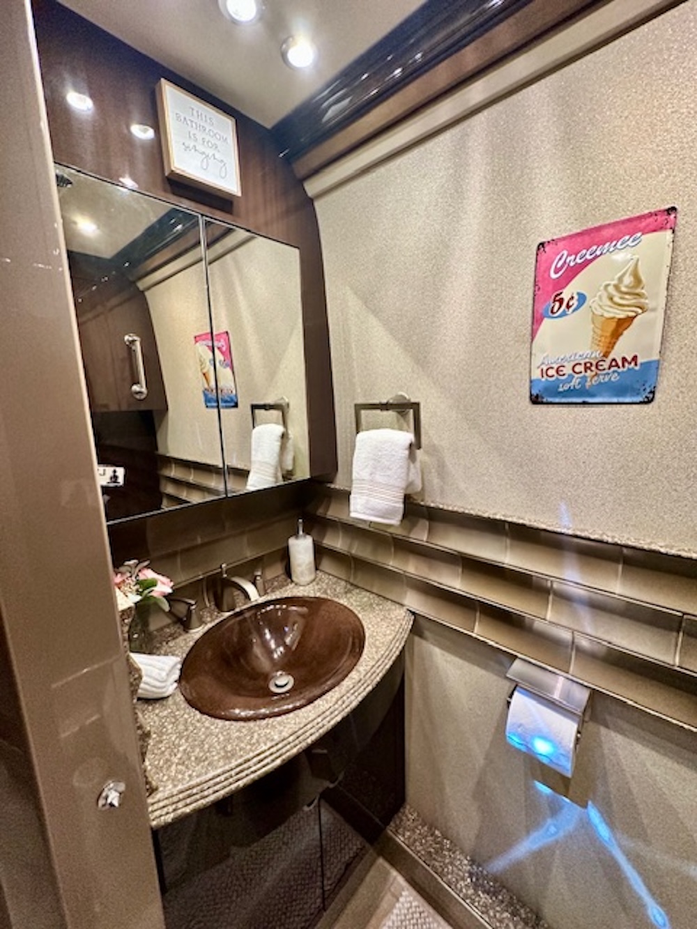 2009 Prevost Country Coach XLII For Sale