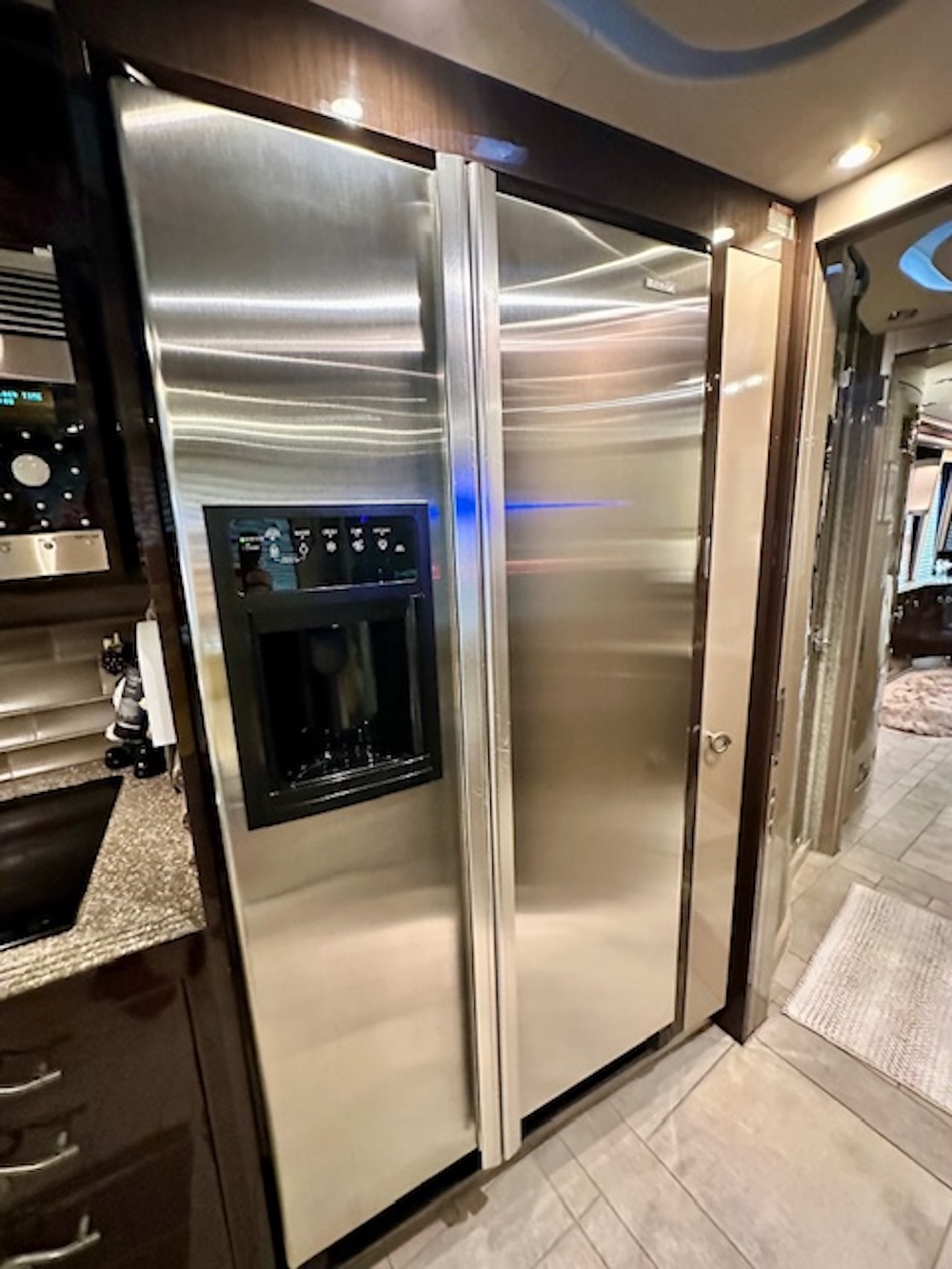 2009 Prevost Country Coach XLII For Sale