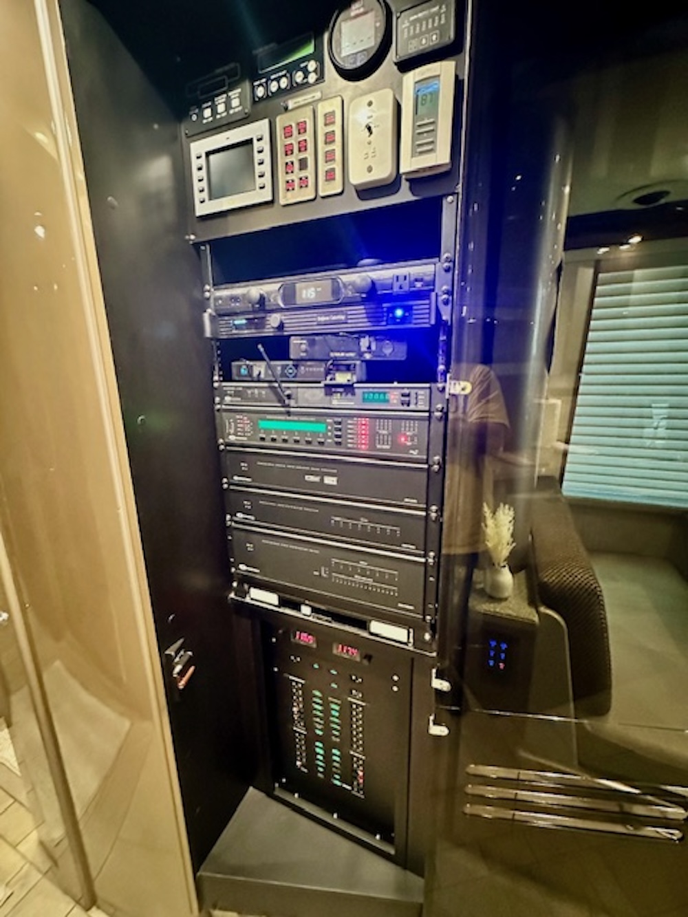 2009 Prevost Country Coach XLII For Sale