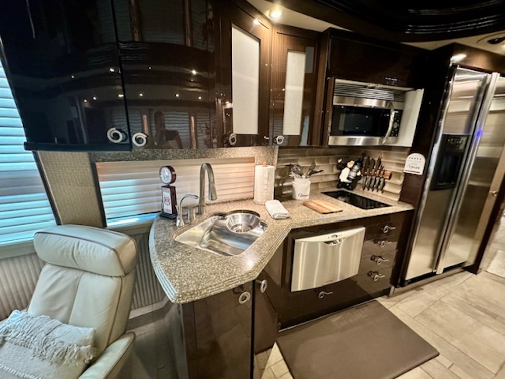 2009 Prevost Country Coach XLII For Sale