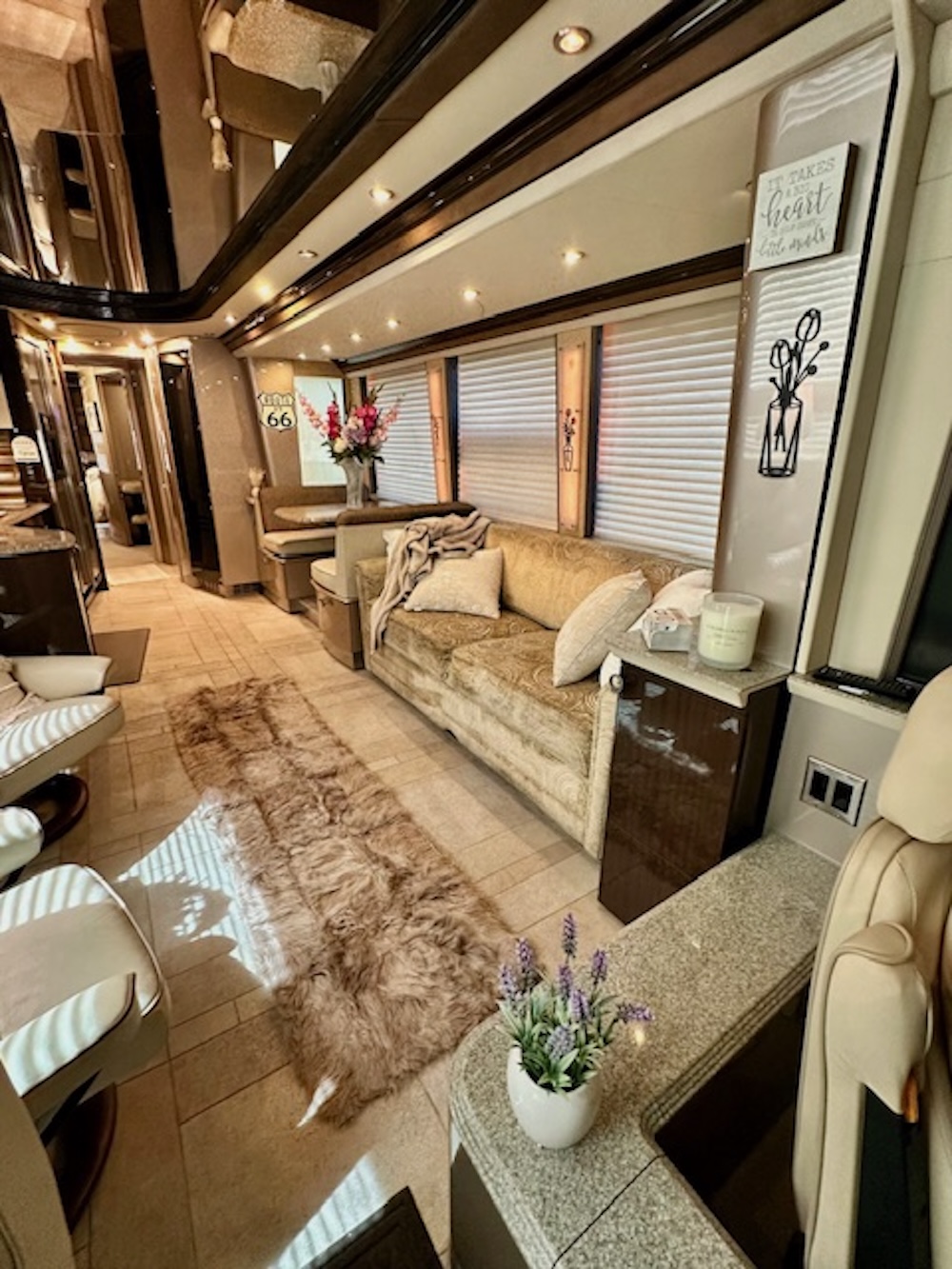 2009 Prevost Country Coach XLII For Sale