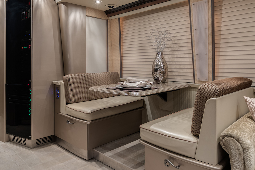 2009 Prevost Country Coach XLII For Sale