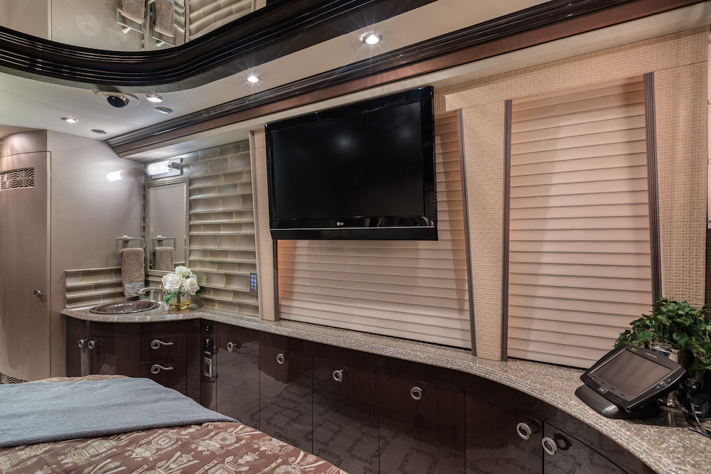 2009 Prevost Country Coach XLII For Sale