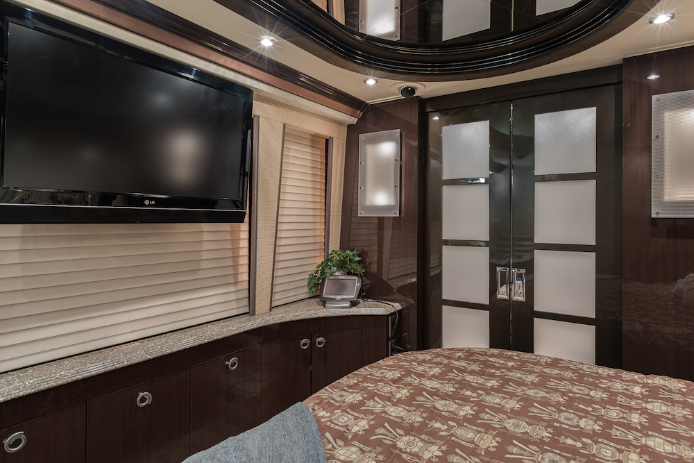 2009 Prevost Country Coach XLII For Sale