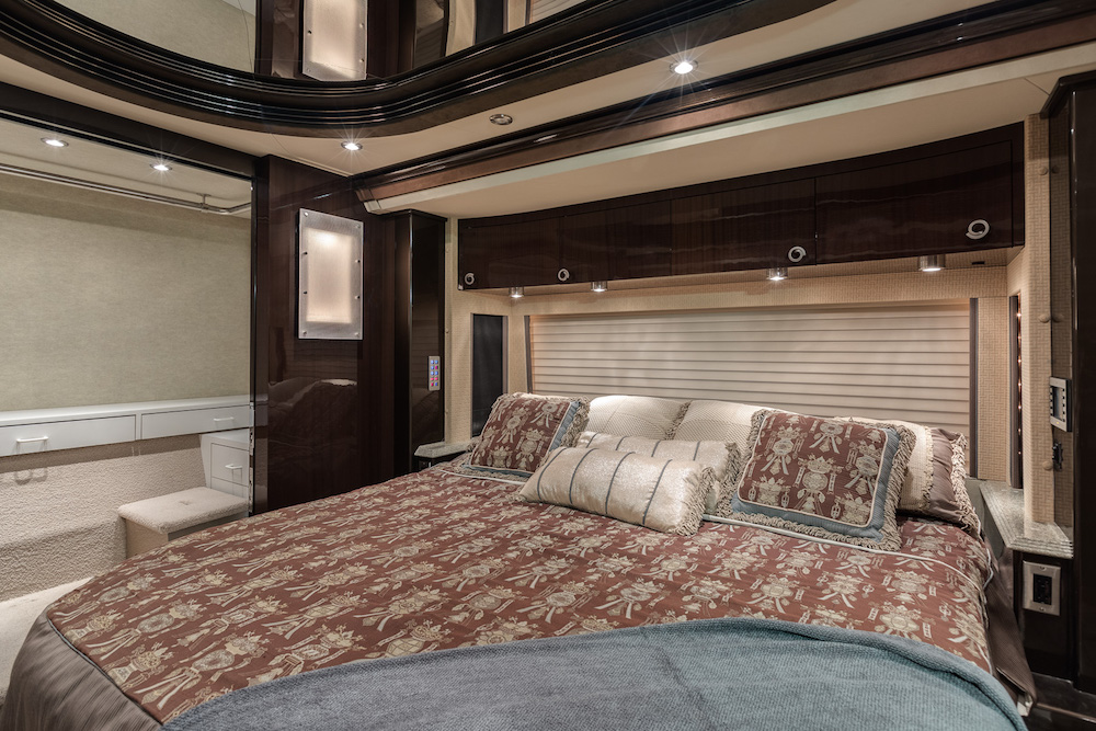 2009 Prevost Country Coach XLII For Sale