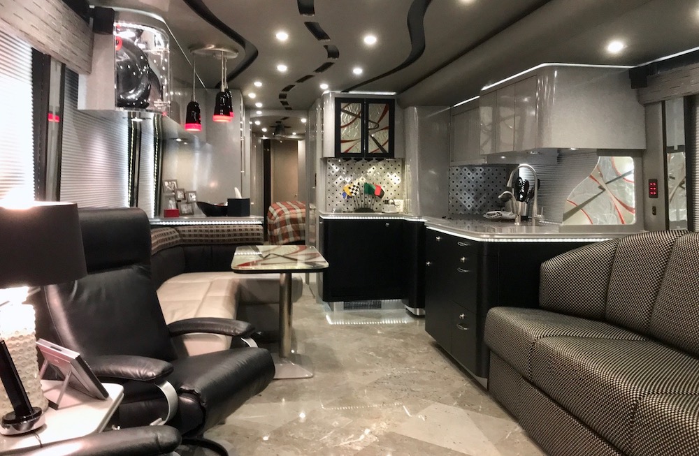 2009 Prevost Featherlite H3-45 For Sale