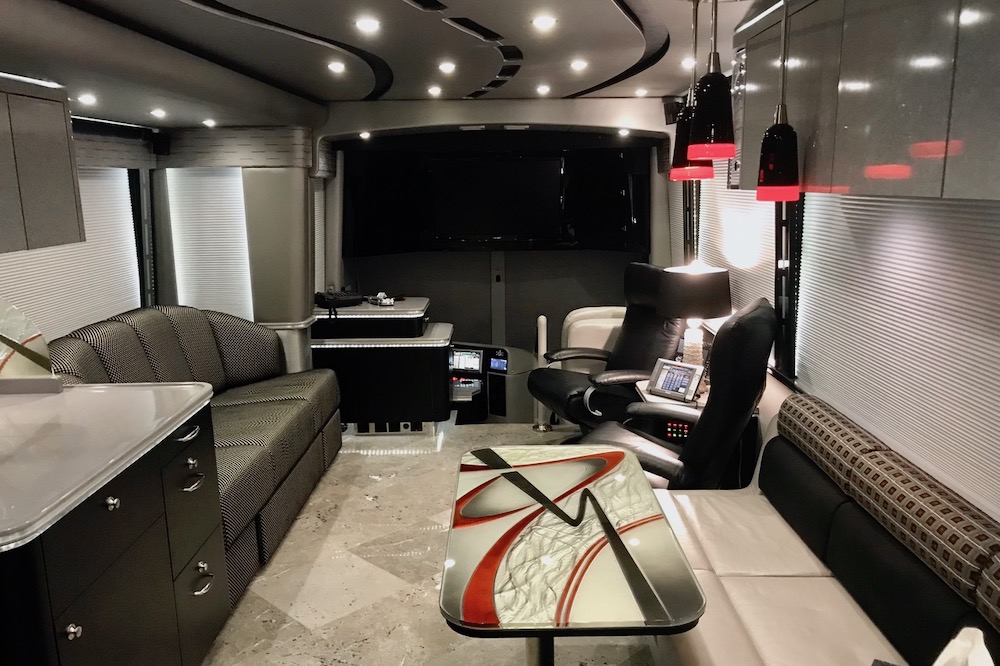 2009 Prevost Featherlite H3-45 For Sale