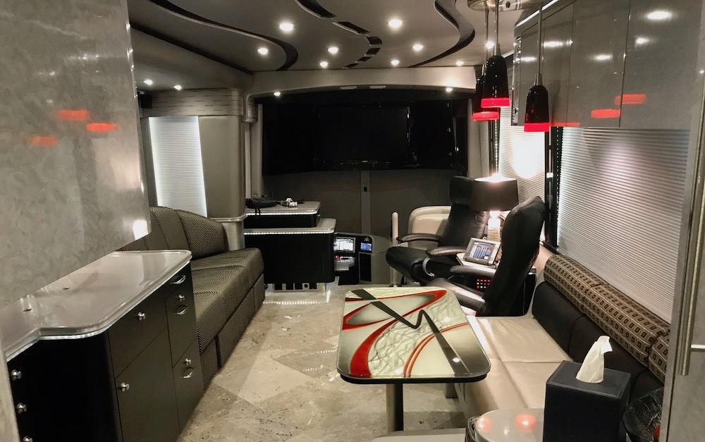 2009 Prevost Featherlite H3-45 For Sale