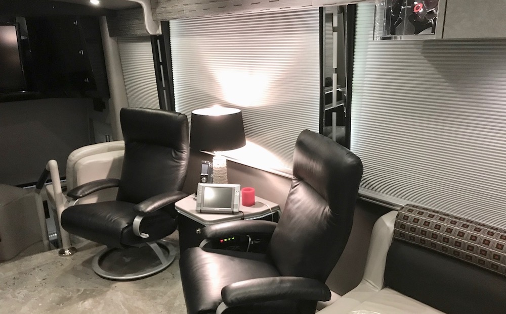 2009 Prevost Featherlite H3-45 For Sale