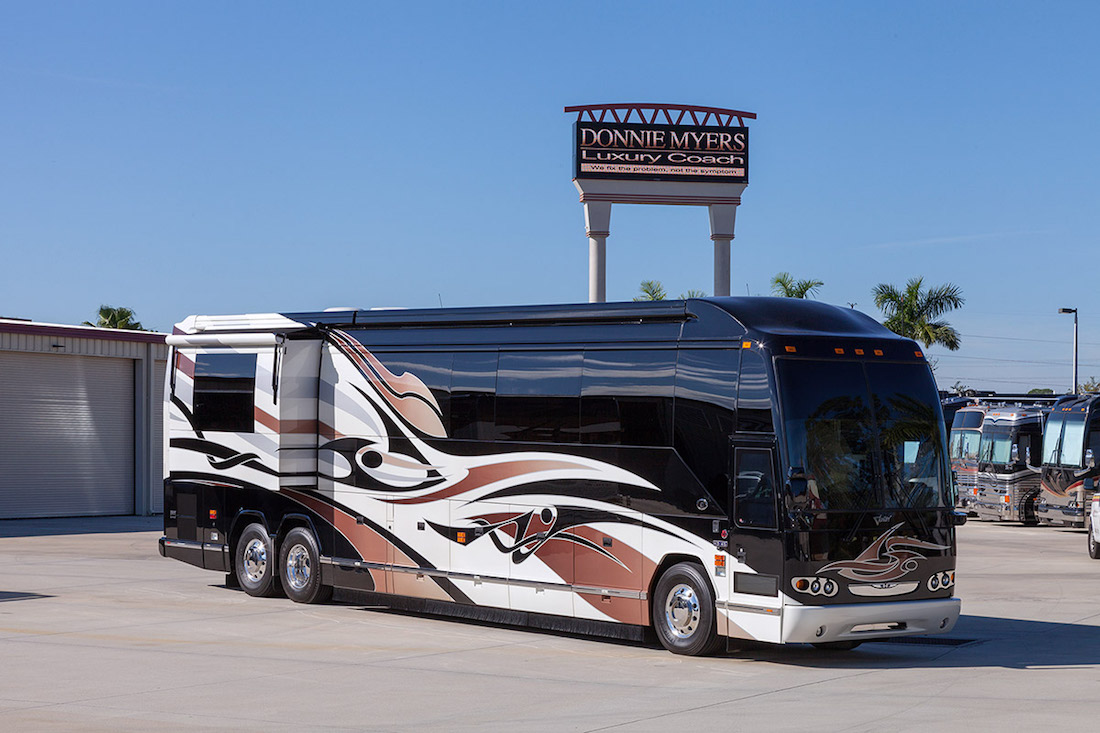 2009 Prevost Featherlite H3-45 For Sale