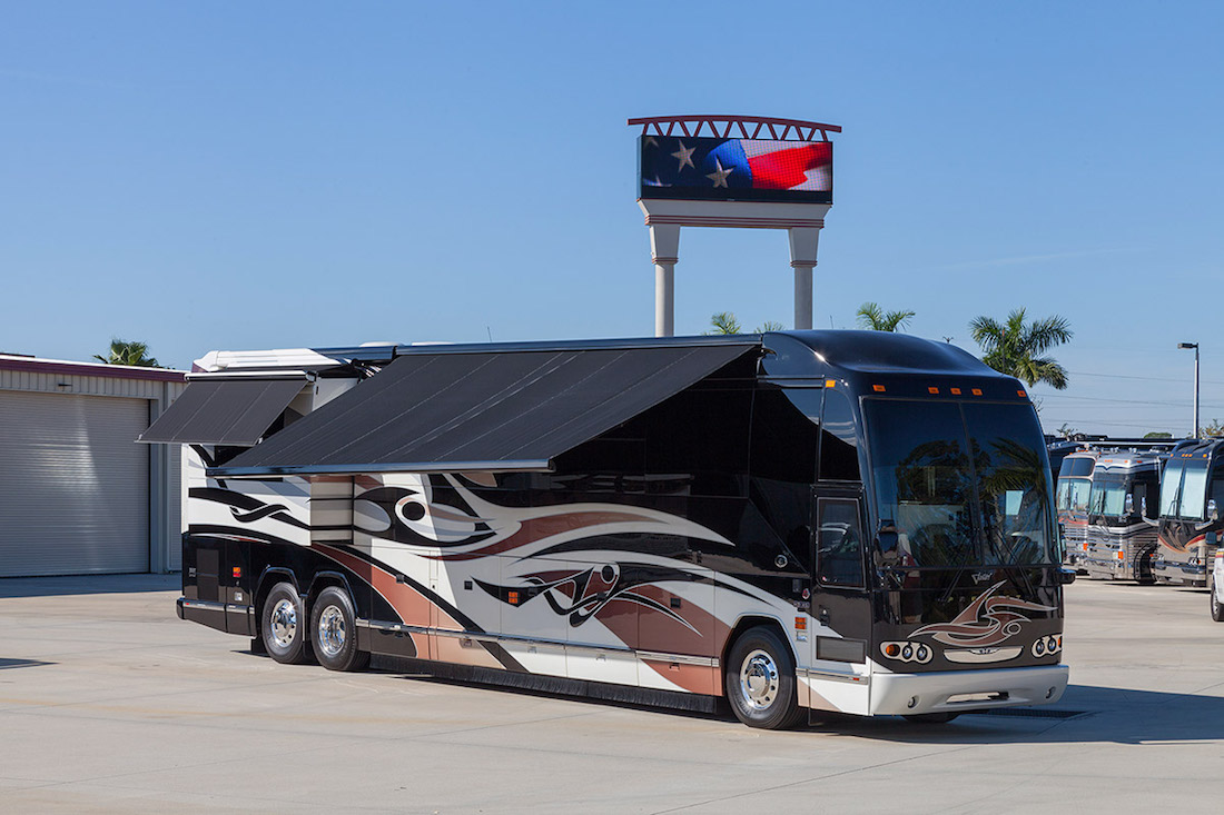 2009 Prevost Featherlite H3-45 For Sale