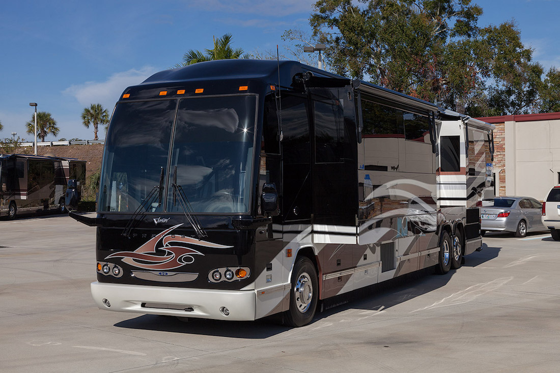 2009 Prevost Featherlite H3-45 For Sale