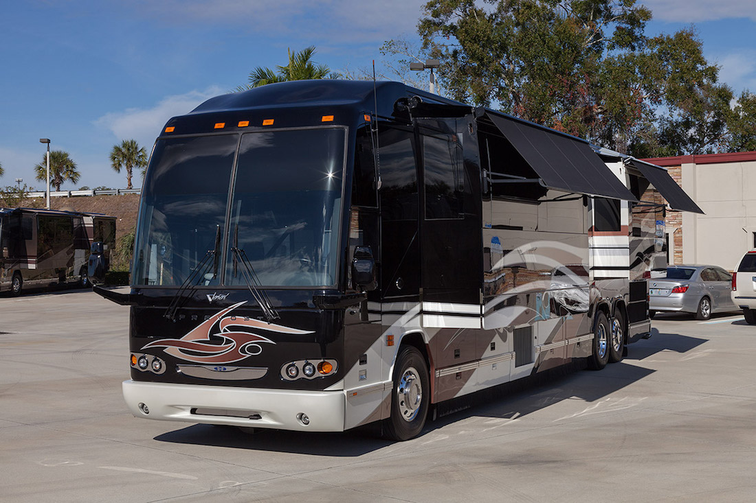 2009 Prevost Featherlite H3-45 For Sale