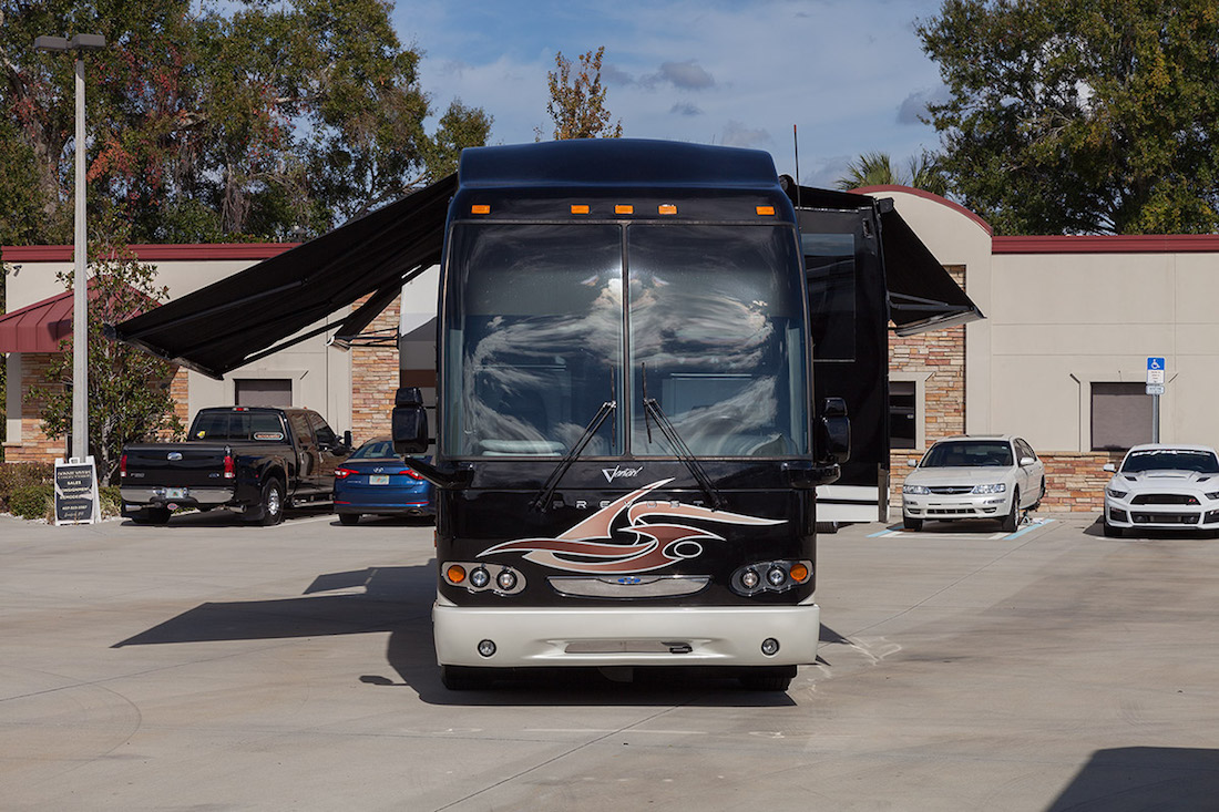 2009 Prevost Featherlite H3-45 For Sale