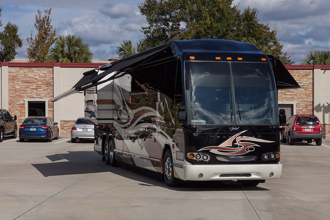 2009 Prevost Featherlite H3-45 For Sale