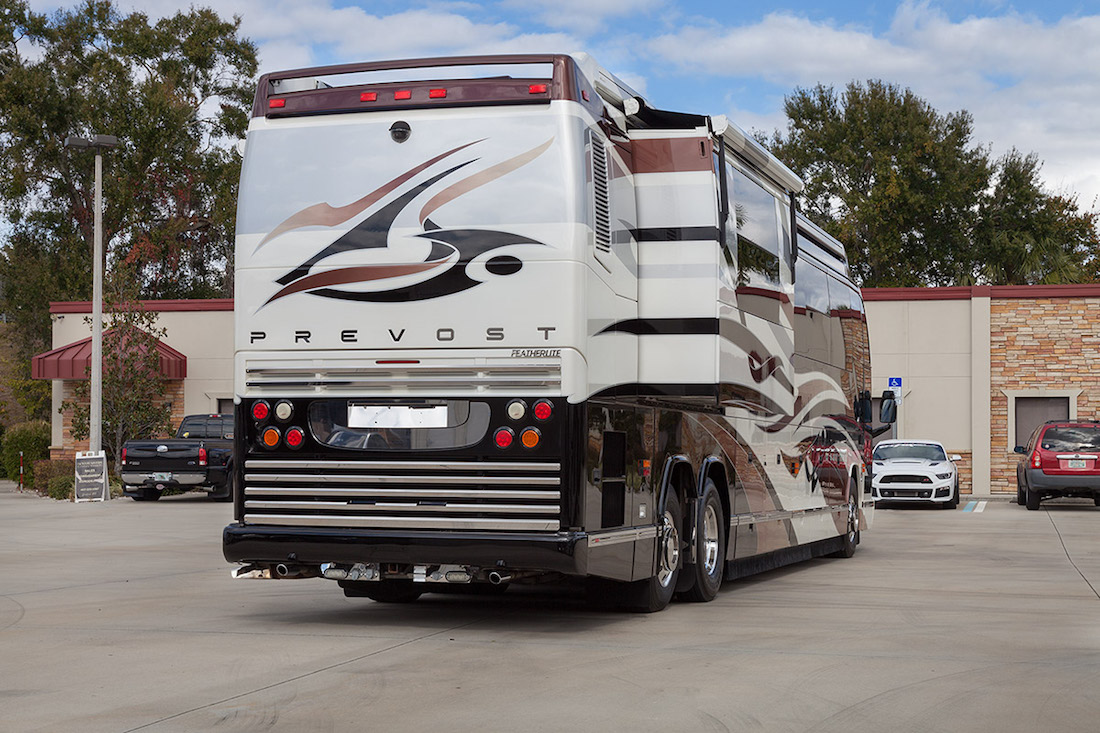 2009 Prevost Featherlite H3-45 For Sale