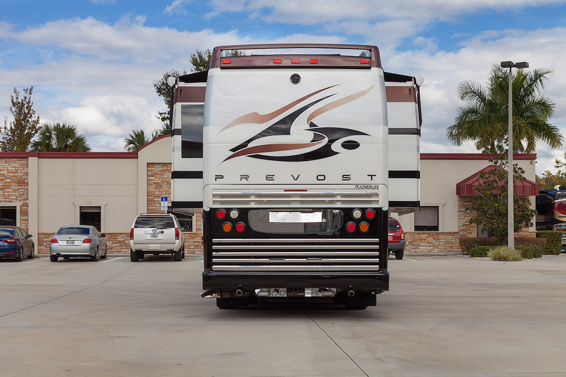 2009 Prevost Featherlite H3-45 For Sale