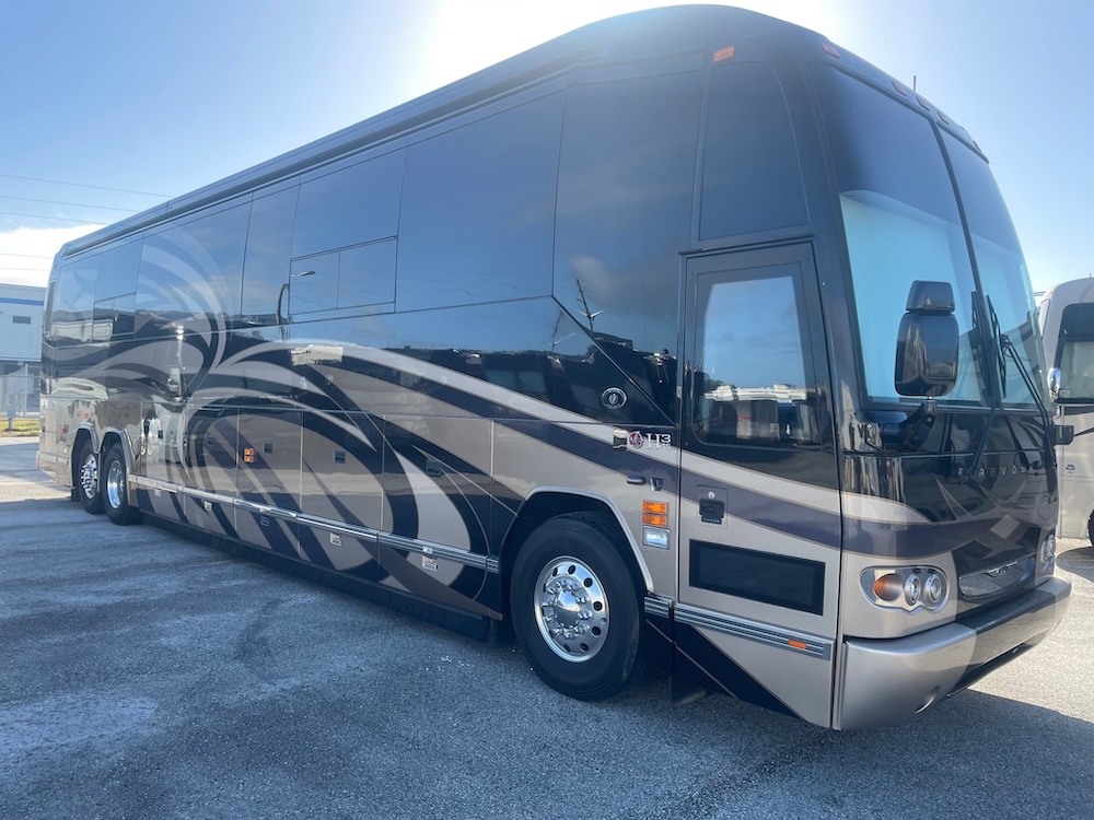 2009 Prevost Featherlite H3-45 For Sale