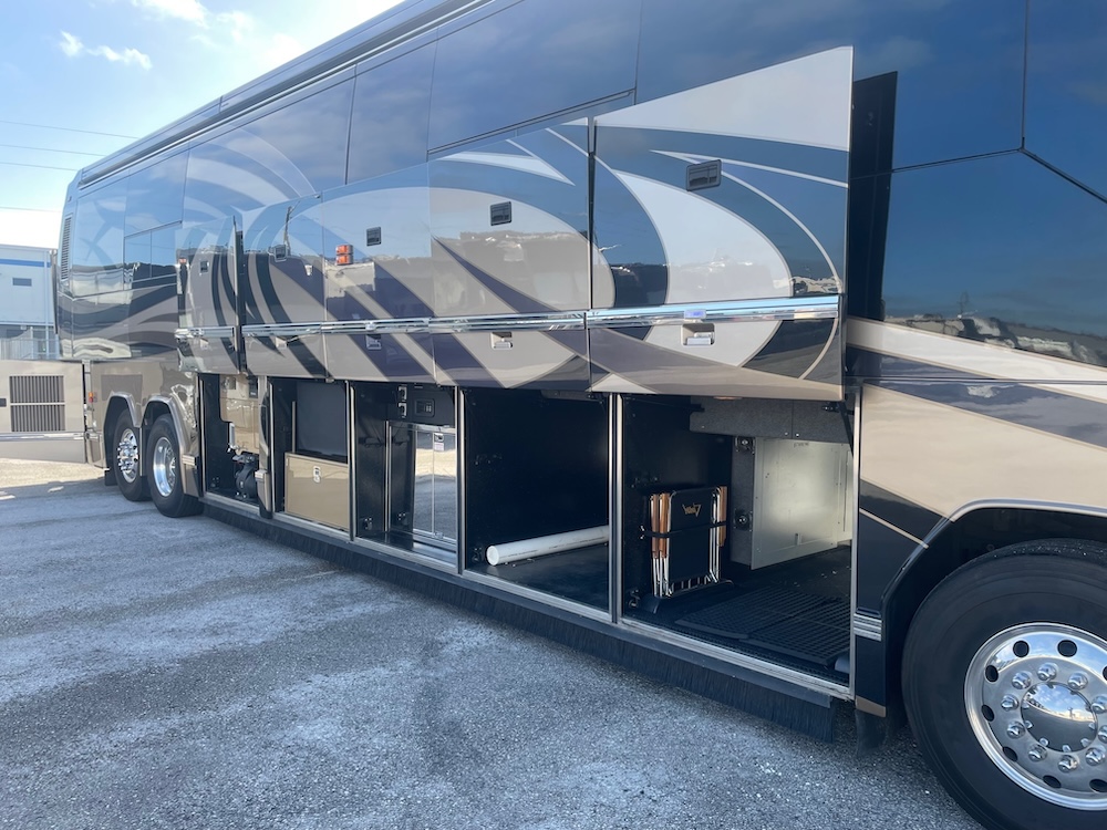 2009 Prevost Featherlite H3-45 For Sale