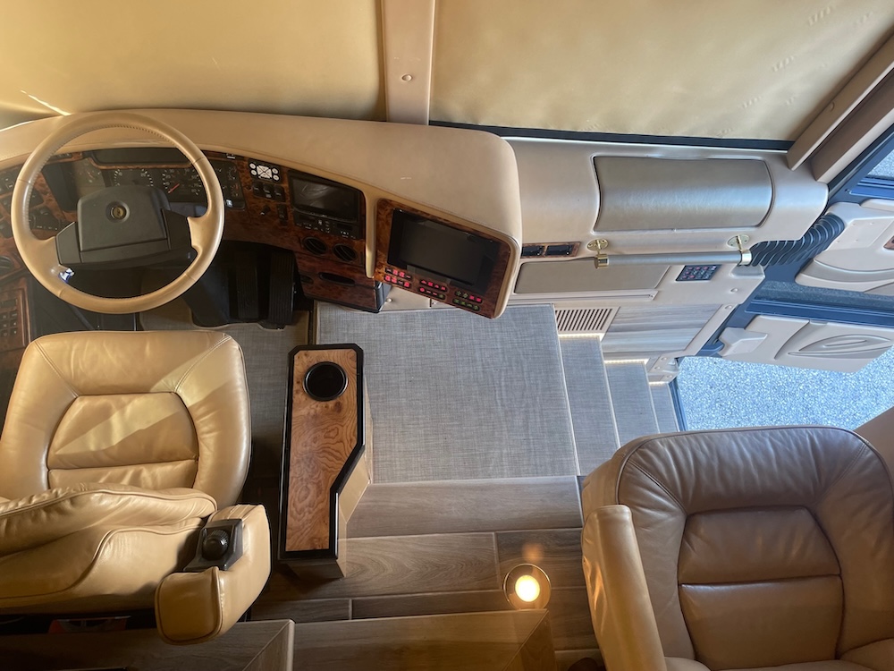 2009 Prevost Featherlite H3-45 For Sale