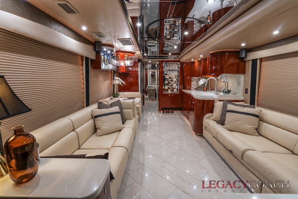 2009 Prevost Featherlite H3-45 For Sale