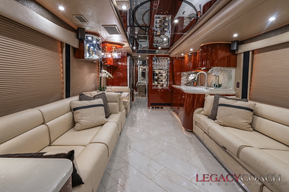 2009 Prevost Featherlite H3-45 For Sale