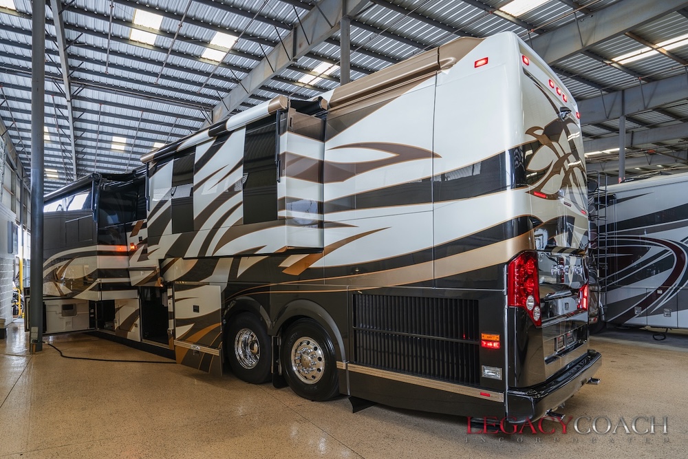 2009 Prevost Featherlite H3-45 For Sale