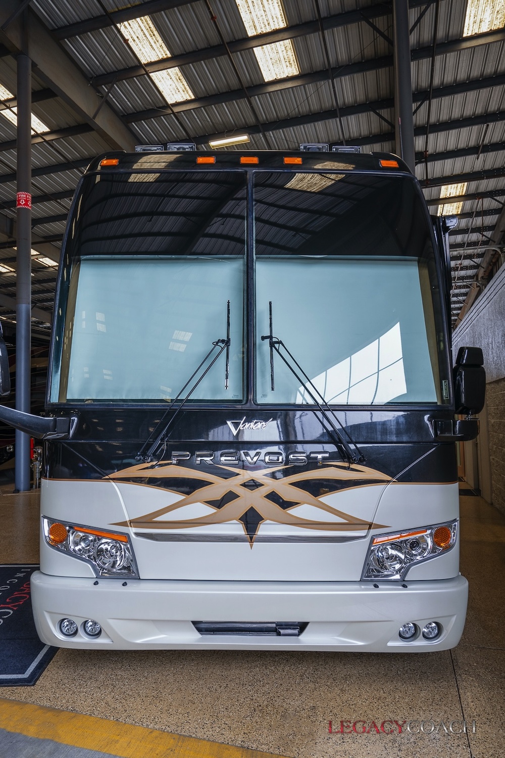 2009 Prevost Featherlite H3-45 For Sale