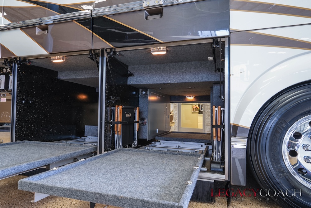 2009 Prevost Featherlite H3-45 For Sale