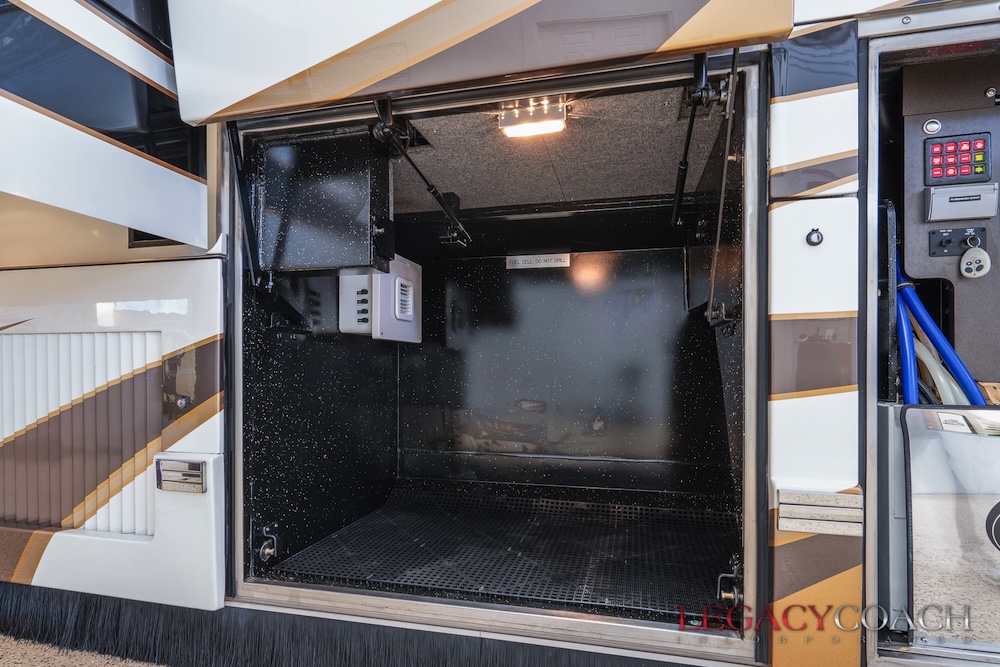 2009 Prevost Featherlite H3-45 For Sale