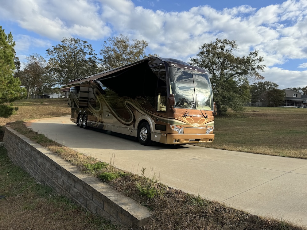 2009 Prevost Featherlite H3-45 For Sale