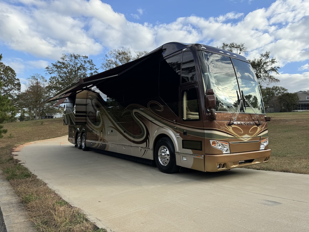 2009 Prevost Featherlite H3-45 For Sale