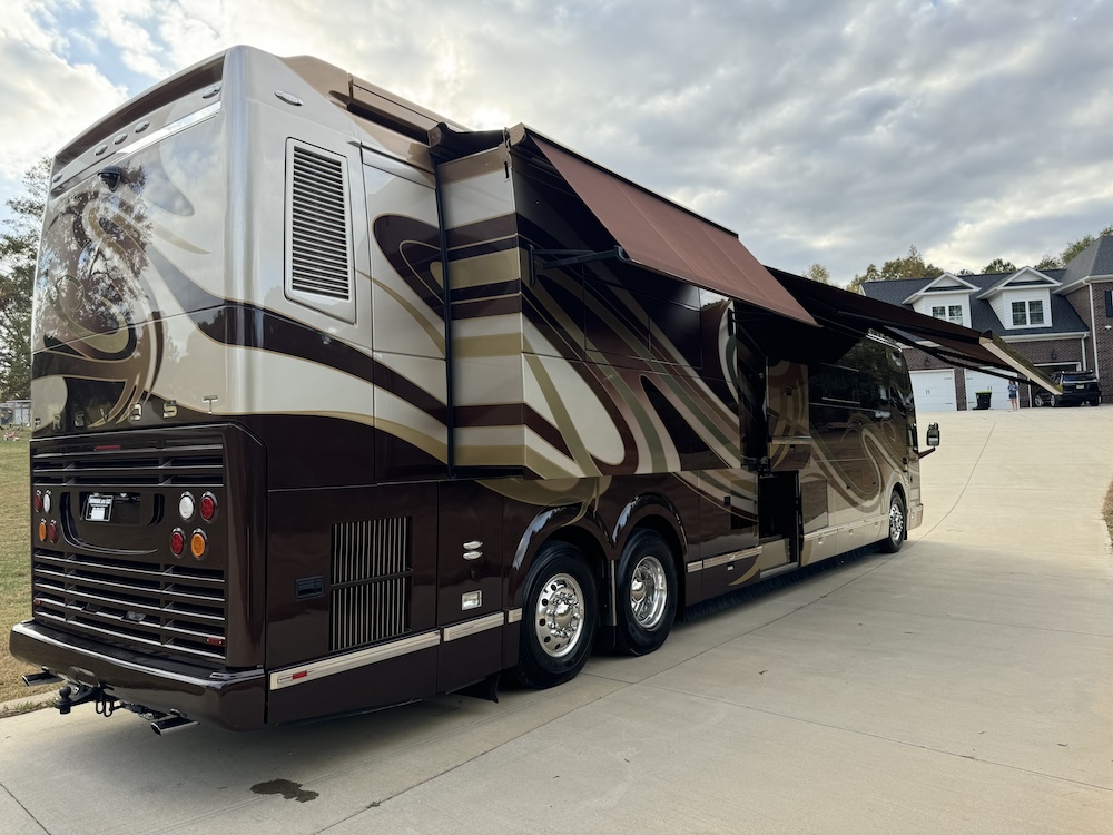 2009 Prevost Featherlite H3-45 For Sale