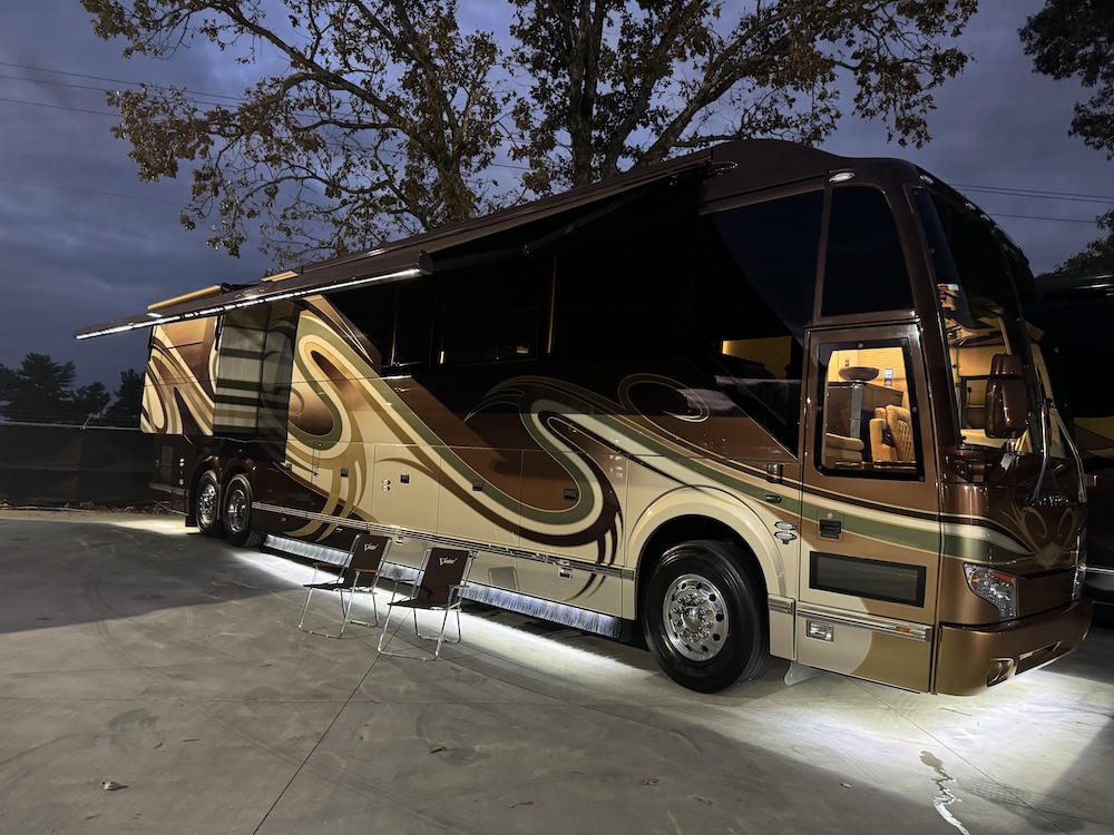 2009 Prevost Featherlite H3-45 For Sale