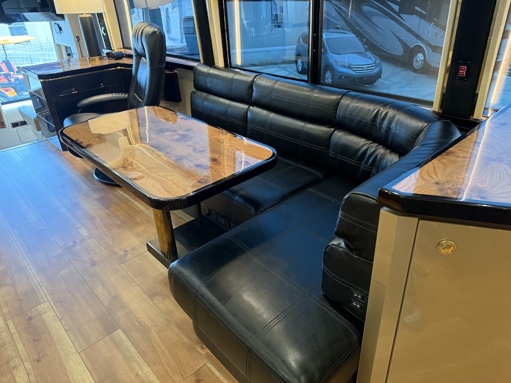 2009 Prevost Featherlite H3-45 For Sale