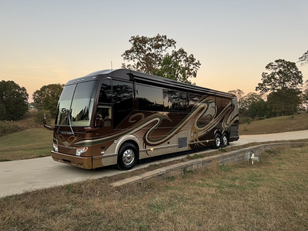 2009 Prevost Featherlite H3-45 For Sale