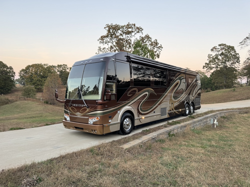 2009 Prevost Featherlite H3-45 For Sale