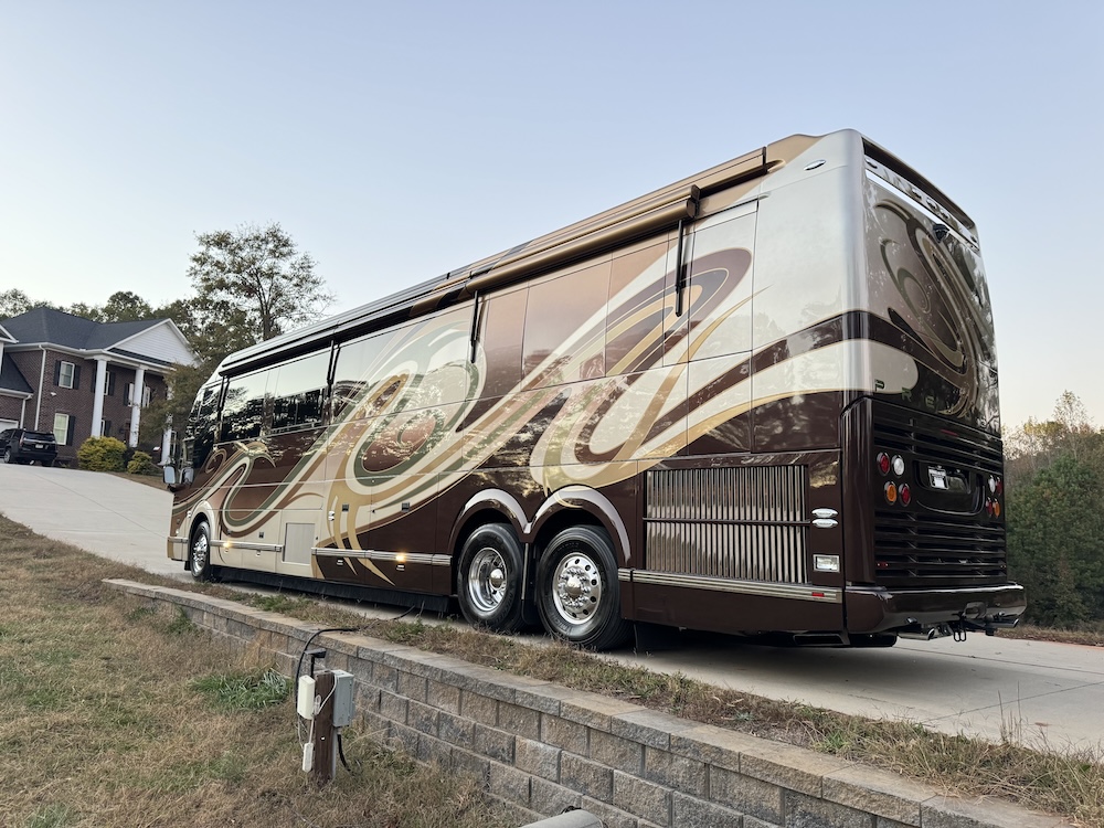 2009 Prevost Featherlite H3-45 For Sale