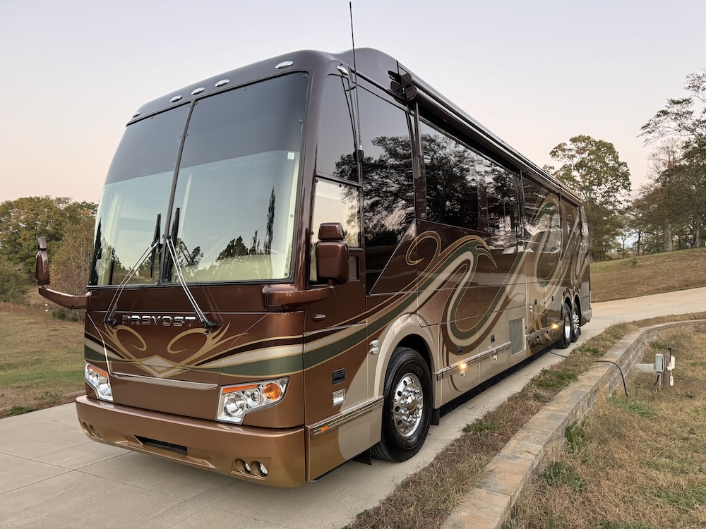 2009 Prevost Featherlite H3-45 For Sale